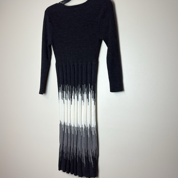 Sandra Darren White Gray Colorblock Sweater Dress Size M - Picture 5 of 5